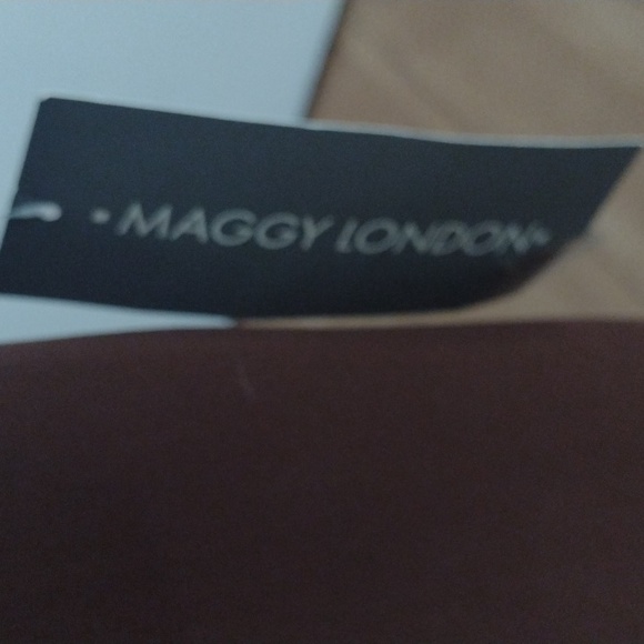 100% Silk MAGGY LONDON two piece suit size 8 - Picture 4 of 10